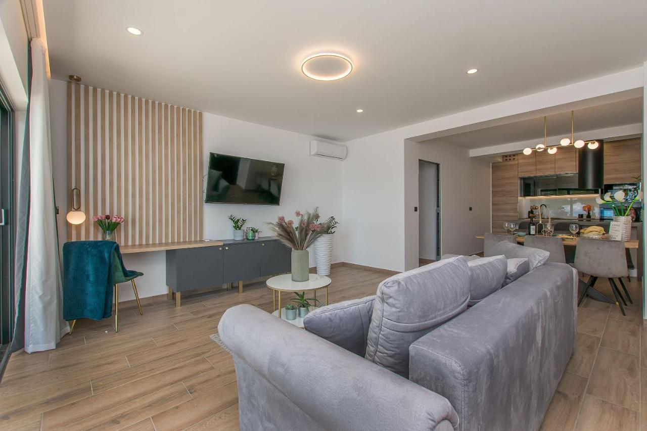 Apartments Empress Mimice Zewnętrze zdjęcie