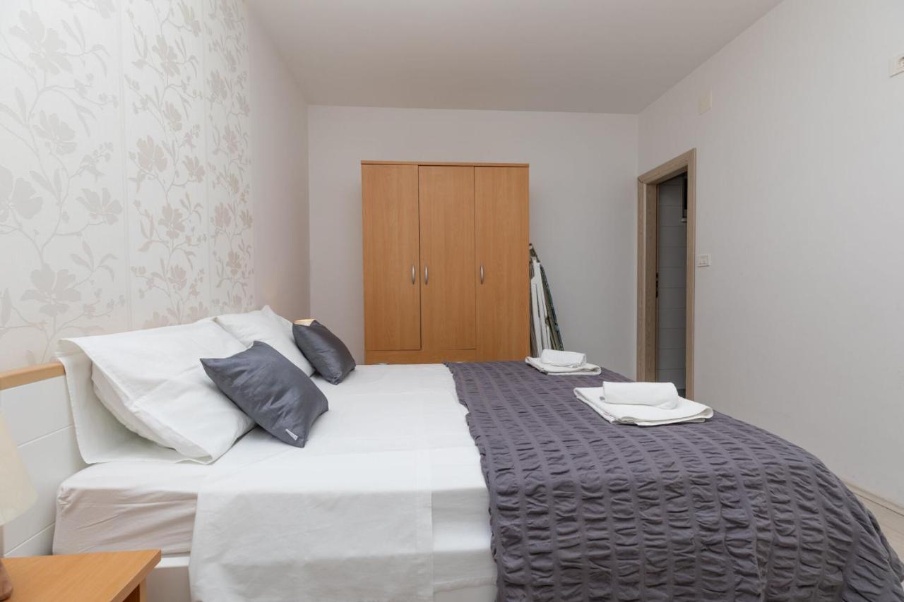 Apartments Empress Mimice Zewnętrze zdjęcie